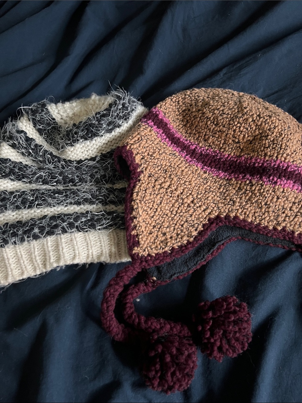 Set of 2 hats